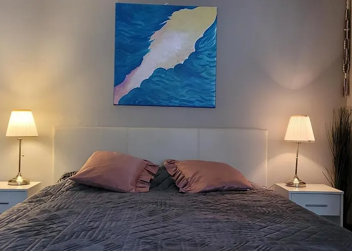 Cozy Apartment 4A